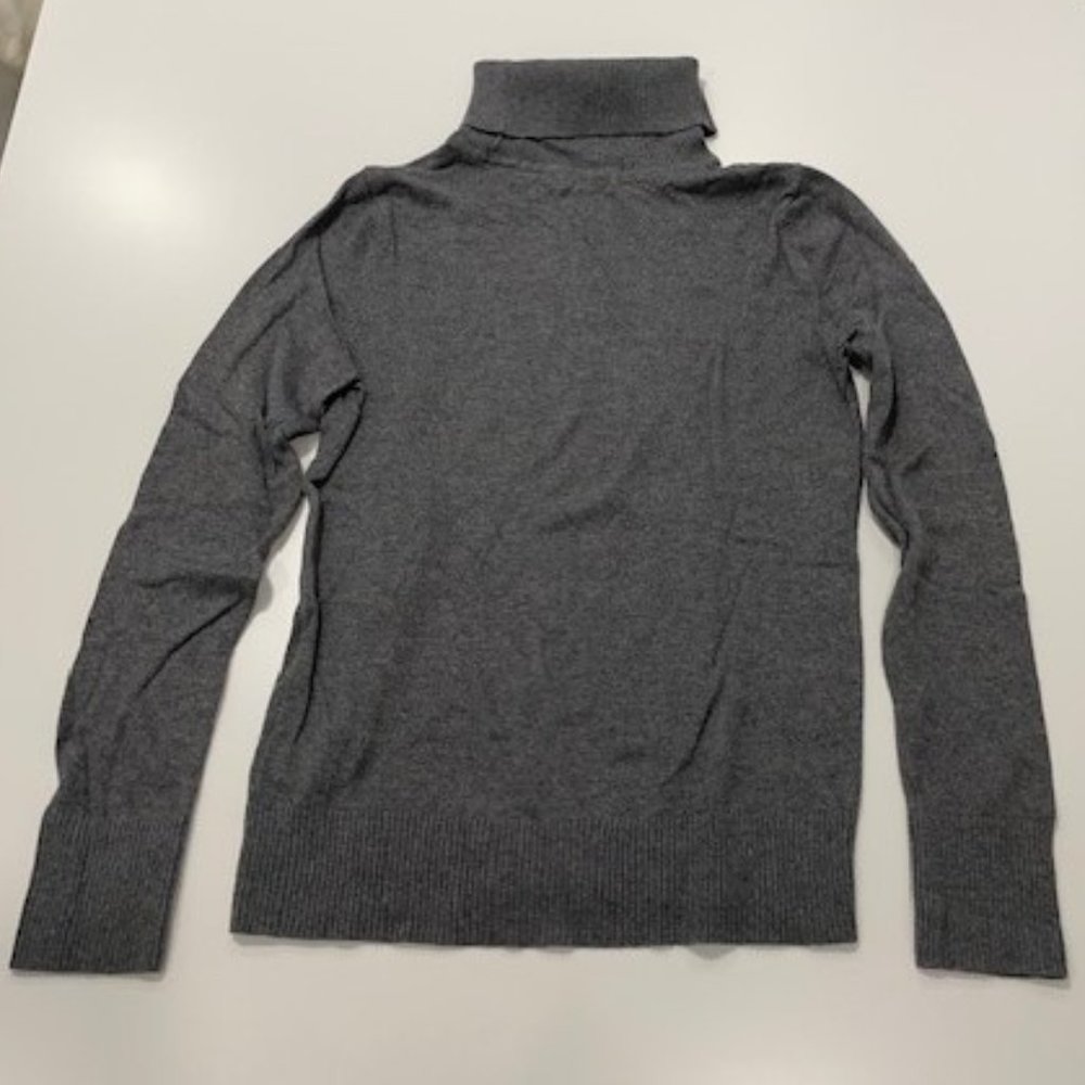 BANANA REPUBLIC | Gray Turtleneck ~ Size Small ~ BNWOT
